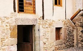 La Casa Amarilla